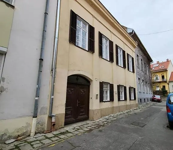 דירה Downtown Romantic *