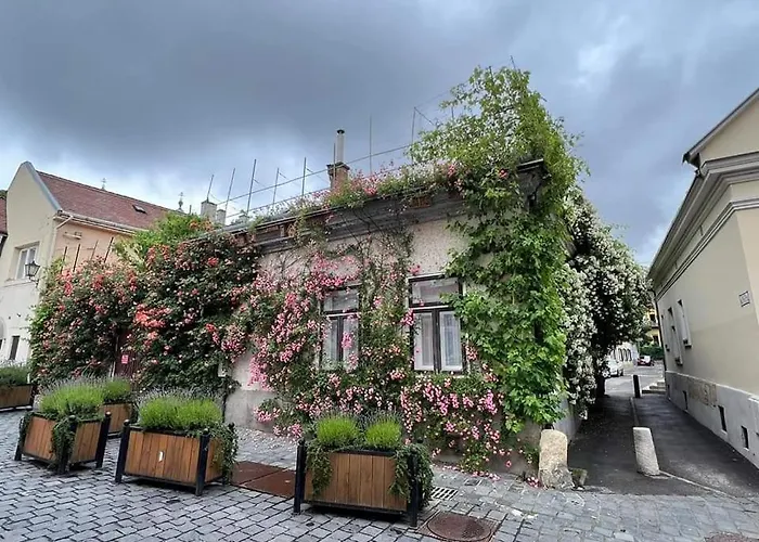 דירה Downtown Romantic *